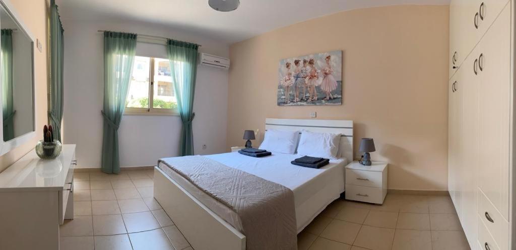 Royal Seacrest Residence Пафос Екстер'єр фото